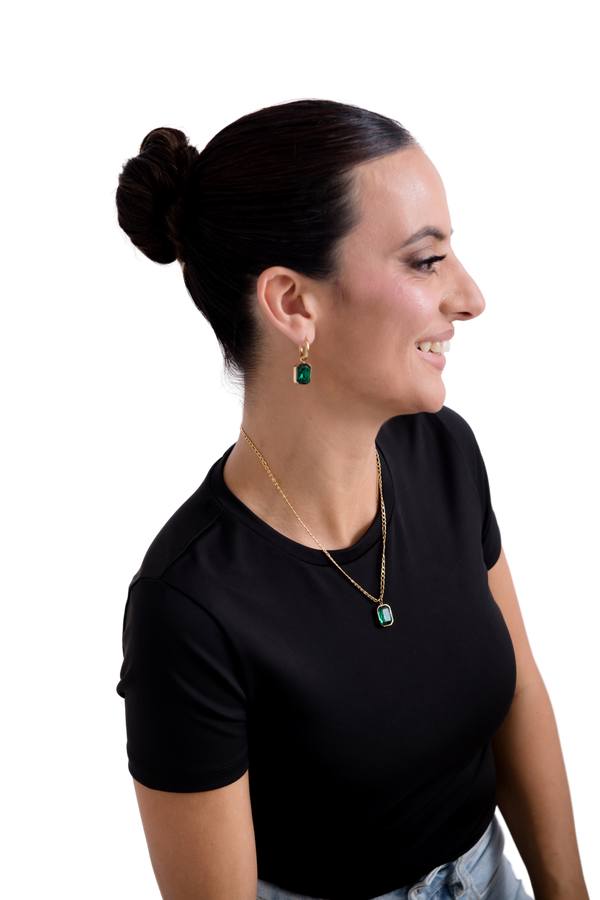 Elegant Woman Wearing Green Gemstone Jewelry Set | Gold Necklace and Earrings Fashion